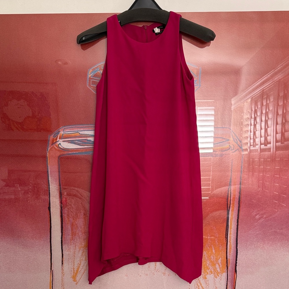Sleeveless magenta dress